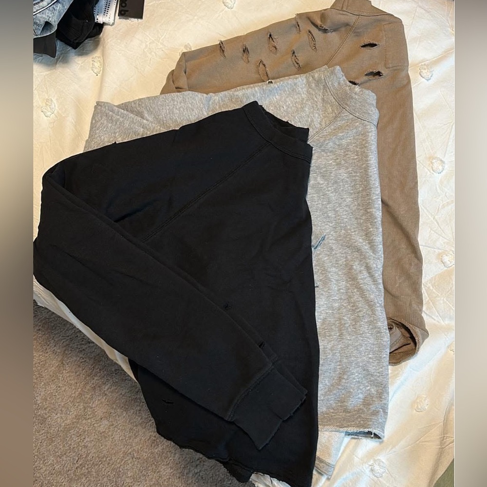 BLACK distressed crew sweatshirt